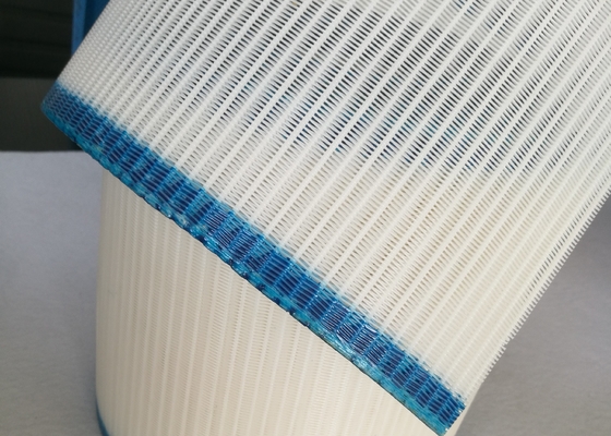 Écran de séchoir en polyester à surface lisse pour la fabrication de papier avec tissus simples