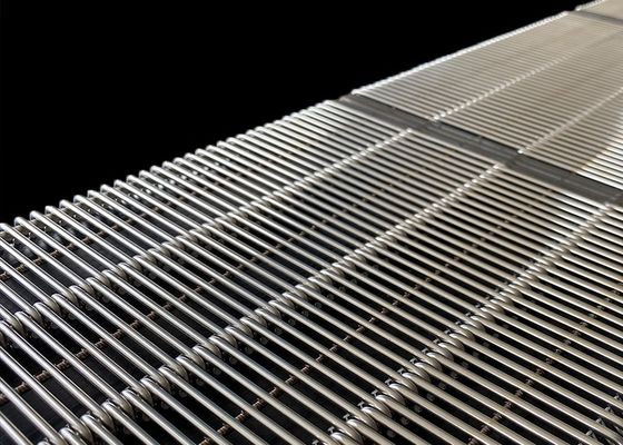 Courroie transporteuse en treillis métallique Eye Link personnalisée et durable, de qualité alimentaire