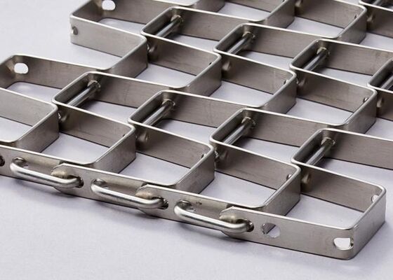 Bande transporteuse en maille à chaîne plate personnalisée pour l'emballage alimentaire, le traitement industriel et les lignes de convoyage automatisées